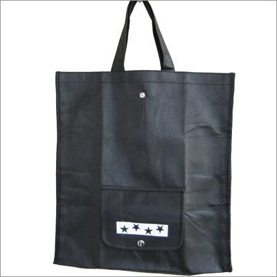 snap closure tote bag
