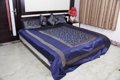 Embroidered Bed Cover in Jaipur, Rajasthan, India - RAJASTHANI SAREES