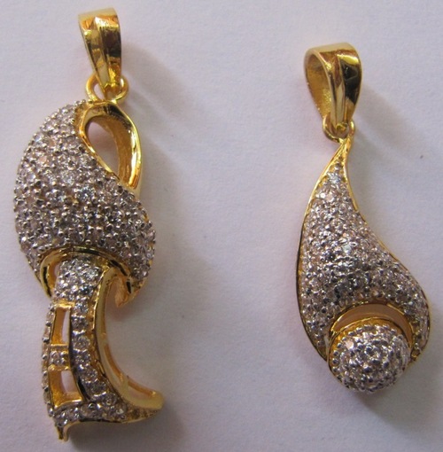 Diamond Studded Gold Locket in Jaipur, Rajasthan, India LAXMAN