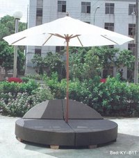 PE Rattan Weaves Furniture & Umbrella