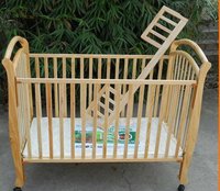 1009 Baby Crib
